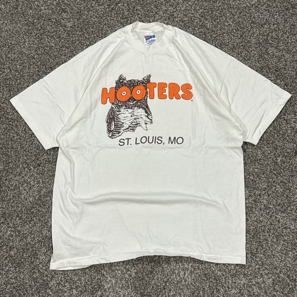 Vintage 90s Hanes Beefy Hooters‎ St Louis MO White Graphic T-Shirt Mens XL USA